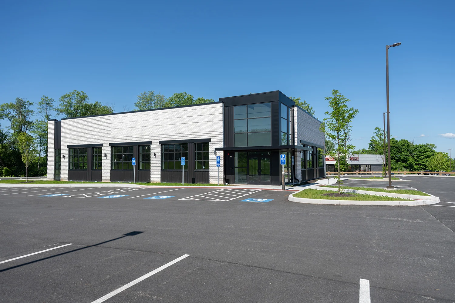 S Windsor Cedar Ave 0206.webp